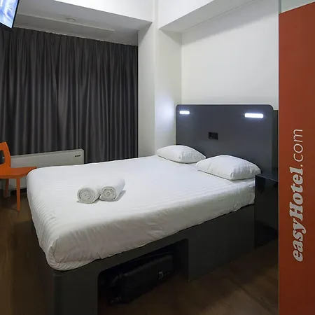 Hotel Easyhotel Centre 2*
