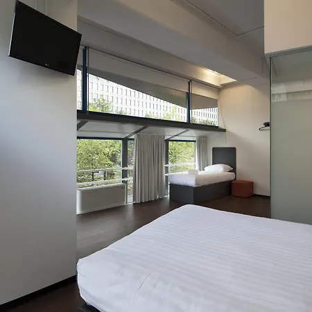 Easyhotel Centre Hotel 2*