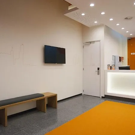 Easyhotel Centre Hotel