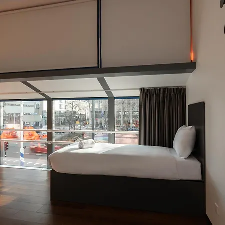 Easyhotel Centre 2*