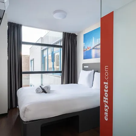 Easyhotel Centre 2*