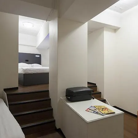 Easyhotel Centre Hotel 2*