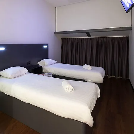 Easyhotel Centre 2*