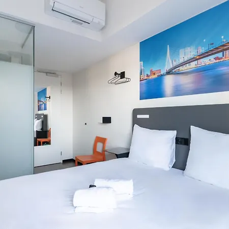 Hotel Easyhotel Centre