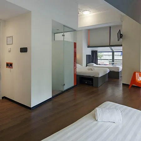 Hotel Easyhotel Centre 2*