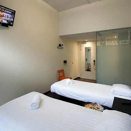 Easyhotel Centre 2*