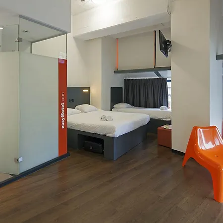 Easyhotel Centre Hotel 2*