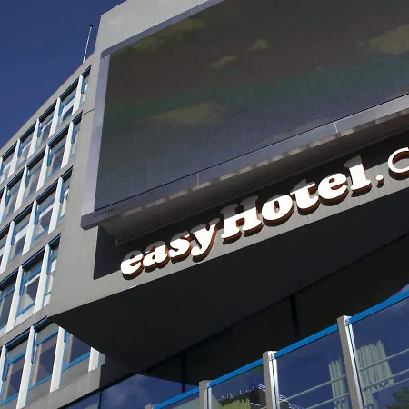 Hotel Easyhotel Centre