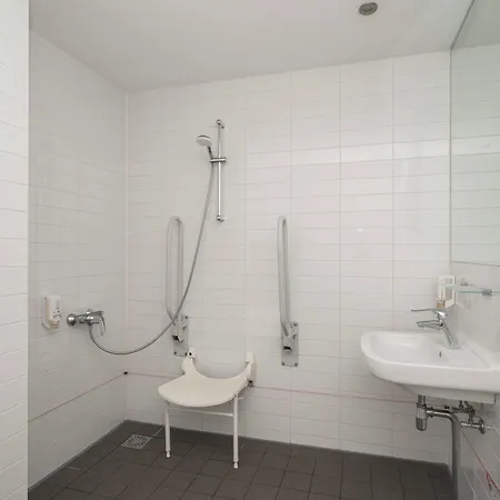 Easyhotel Centre Hotel