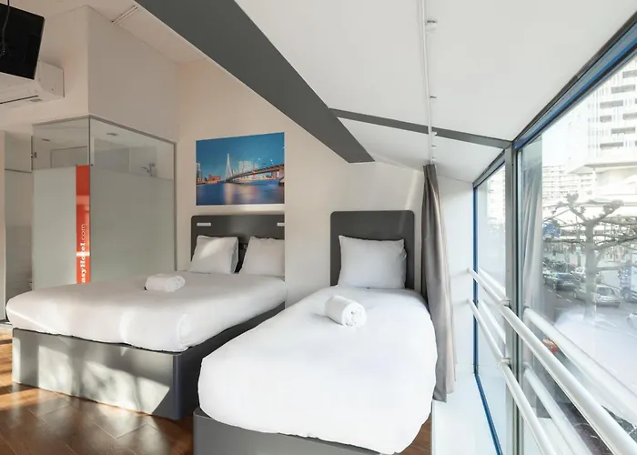 Easyhotel Centre Hotel 2*