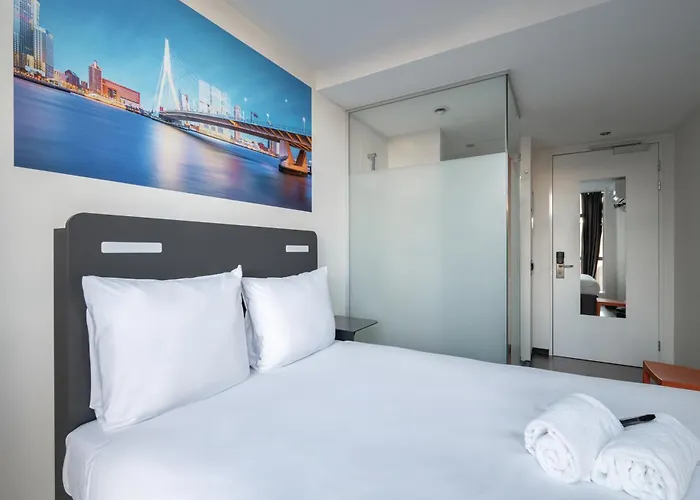 Szálloda Easyhotel Centre 2*