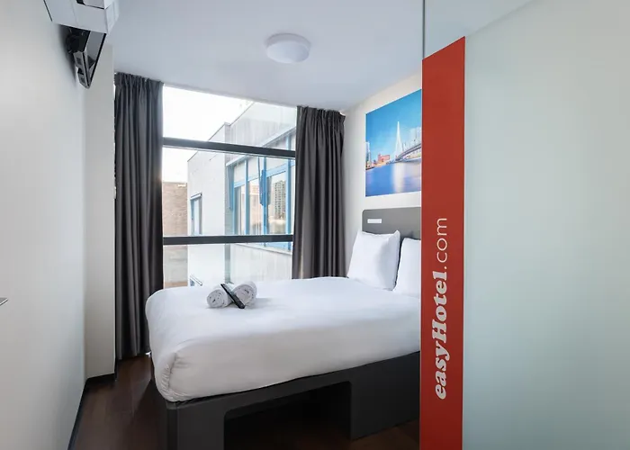 Easyhotel Centre 2*