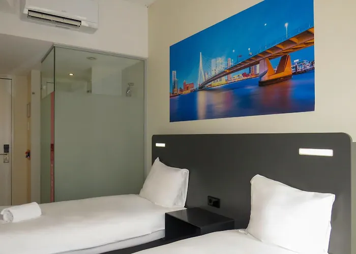 Szálloda Easyhotel Centre 2*