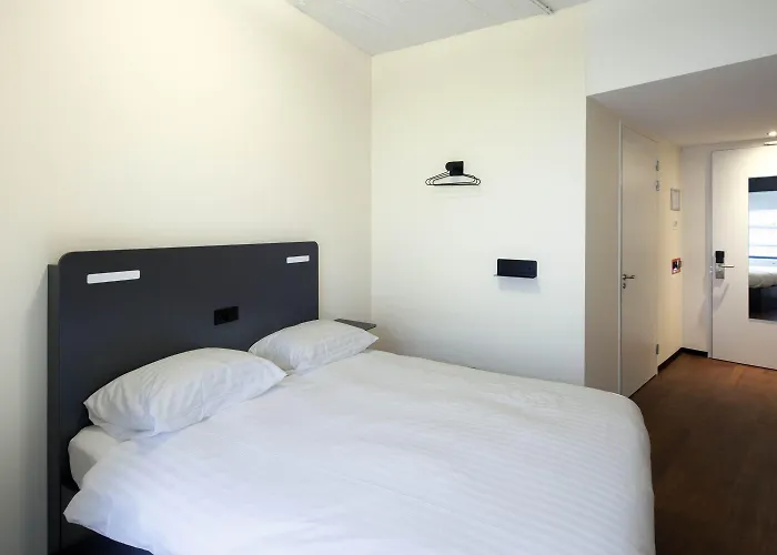 Easyhotel Centre 2*