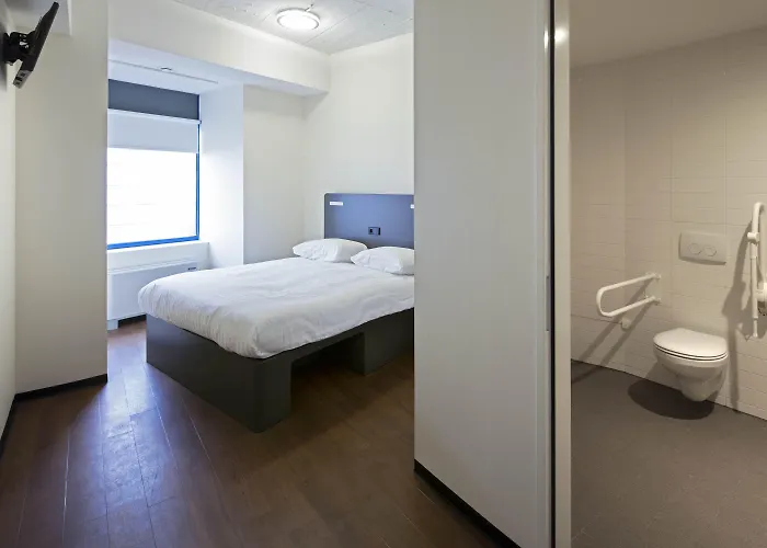 Easyhotel Centre Hotel