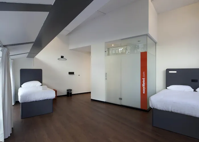 Szálloda Easyhotel Centre 2*