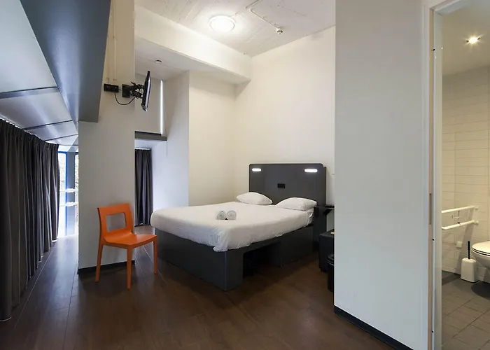 Easyhotel Centre Hotel