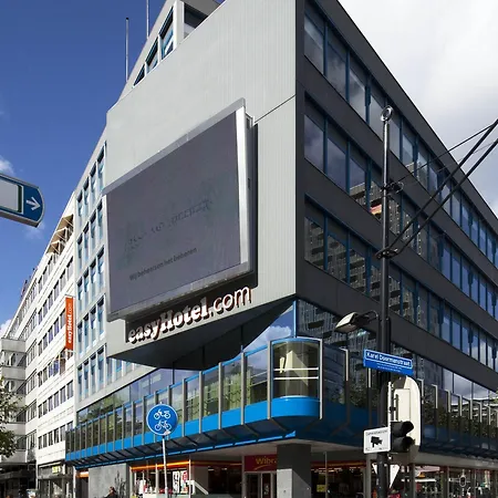 Easyhotel Centre 2*