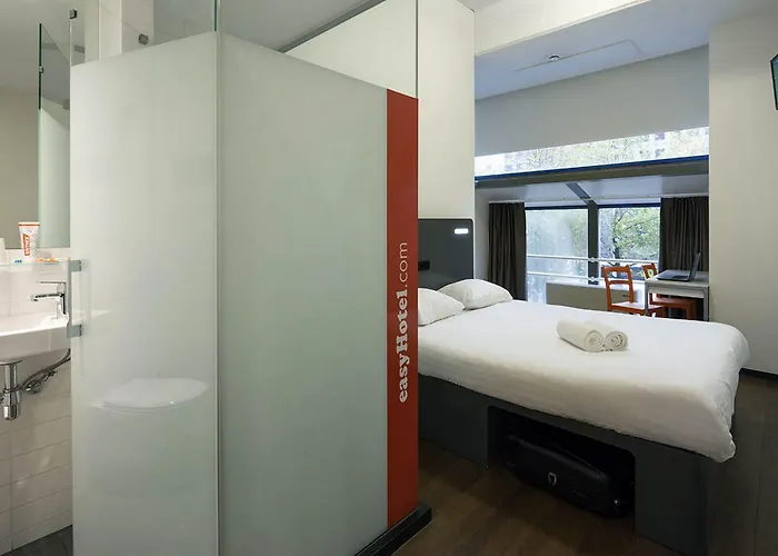 Easyhotel Centre