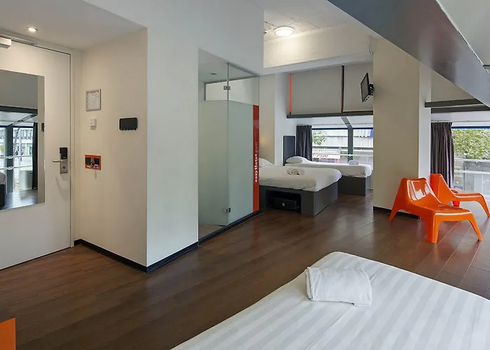 Hotel Easyhotel Centre 2*