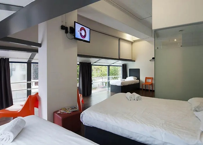 Easyhotel Centre Hotel 2*