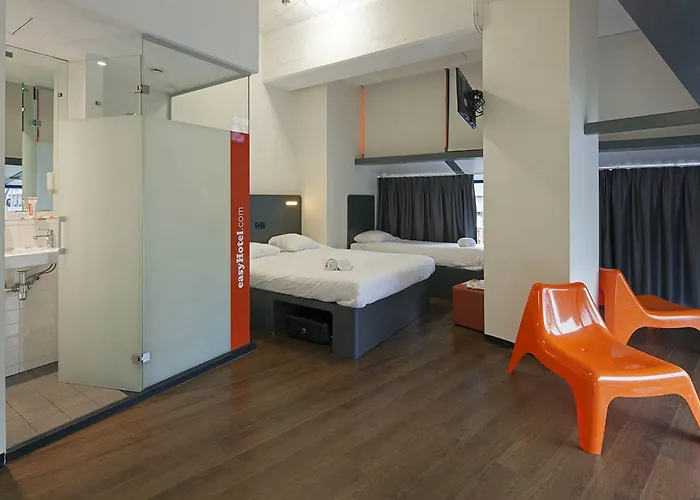 Easyhotel Centre Hotel 2*